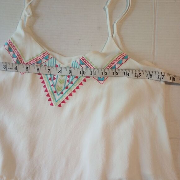 - May & July embroidered boho crop top with adjustable shoulder straps - Picture 7 of 9